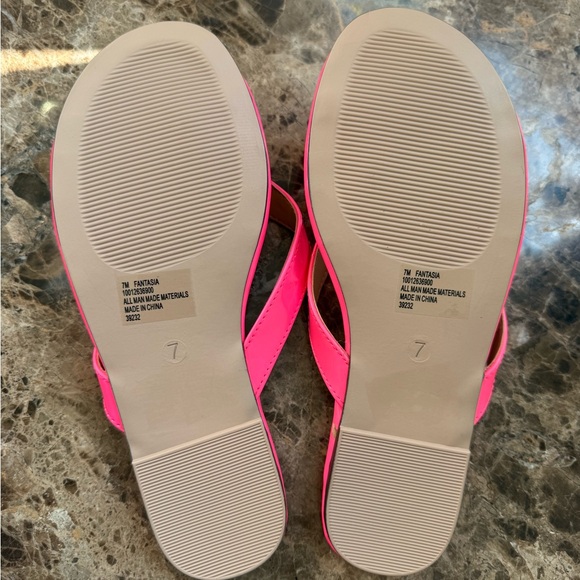 Wild Pair Womens Fantasia Pink Flat Sandals Shoes 7 Medium (B,M) BHFO 3994 - Picture 6 of 7